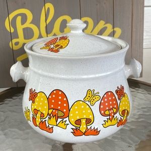 Vintage Kitchen - Sealy Stonewear Ceramic Merry Mushroom Fondue Pot Vintage Kitchen - Sealy Stonewear Ceramic Merry Mushroom Fondue Pot